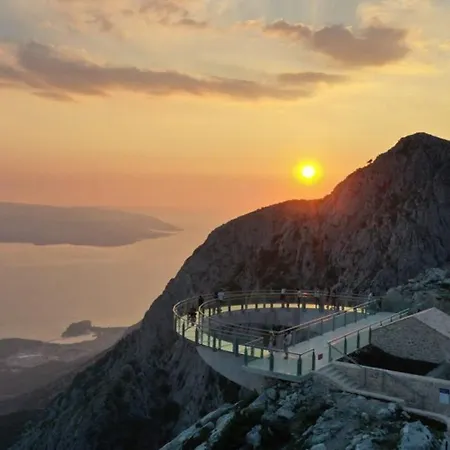 Ema * Makarska